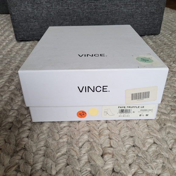 VINCE Faye Bootie 8.5 Truffle - Picture 9 of 10